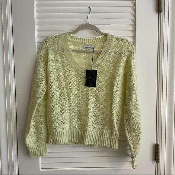 NAADAM Sweaters - NWT Naadam Cashmere V-Neck Sweater